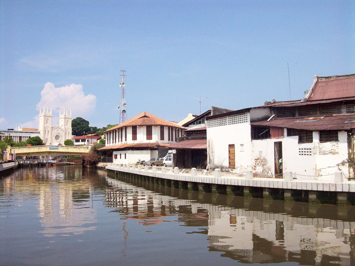 The Melaka river running through the old town